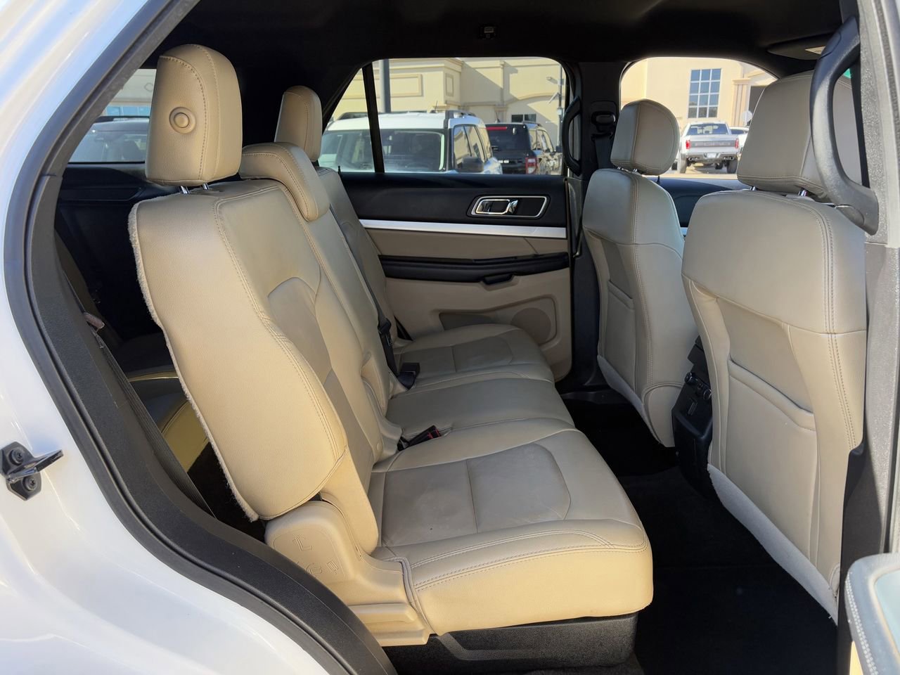 Used 2016 Ford Explorer XLT w/ Equipment Group 202A image 27