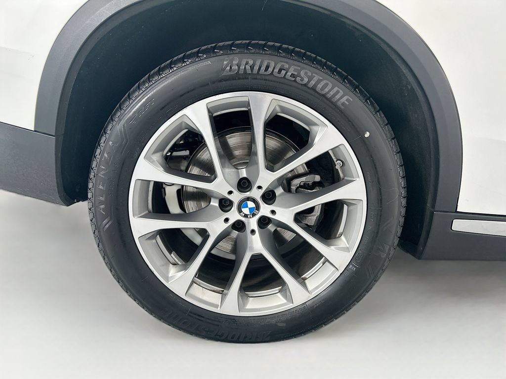 Certified 2024 BMW X5 xDrive40i w/ Premium Package AWD/4WD image 32
