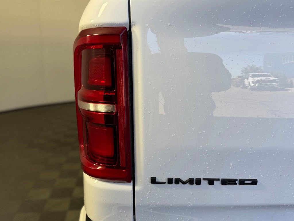 Used 2025 RAM 1500 Limited AWD/4WD image 12
