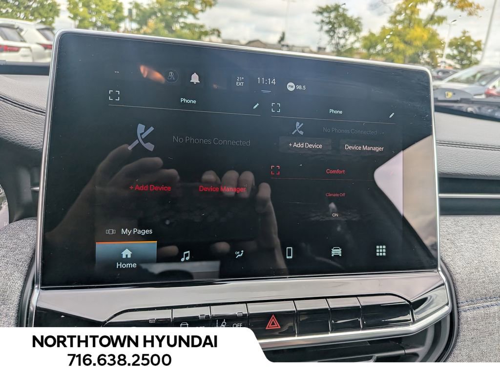 Used 2024 Jeep Compass Latitude image 21