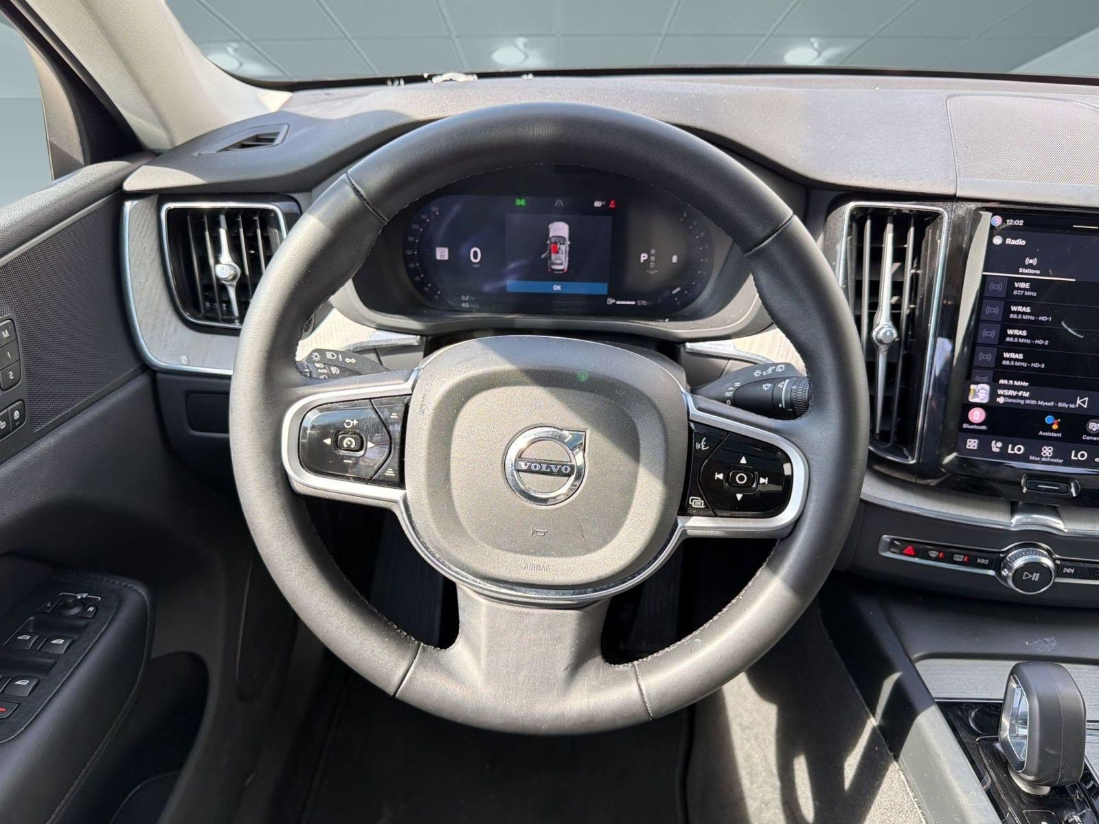 Certified 2025 Volvo XC60 B5 Plus image 24