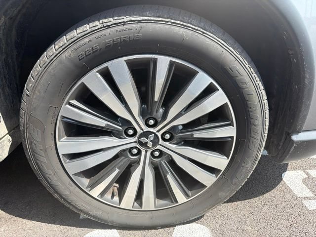 Used 2020 Mitsubishi Outlander SE AWD/4WD image 20
