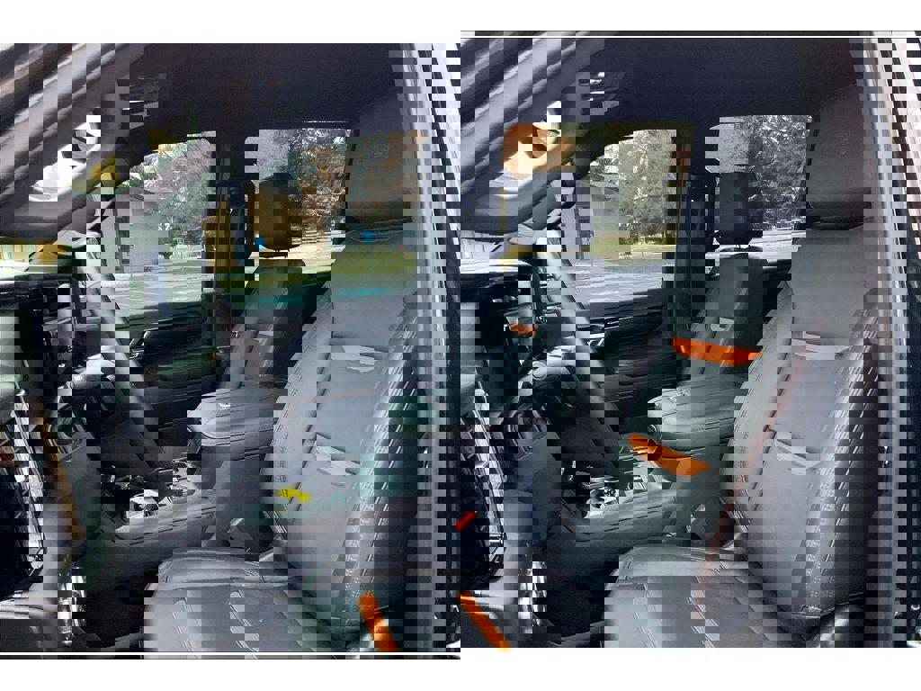 Used 2024 GMC Sierra 2500 AT4 w/ Technology Package image 26