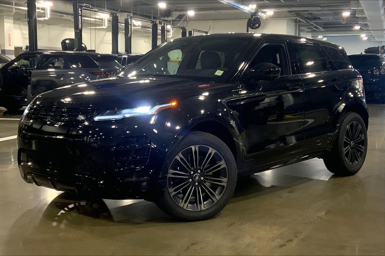 New 2026 Land Rover Range Rover Evoque Hoxton AWD/4WD image 1