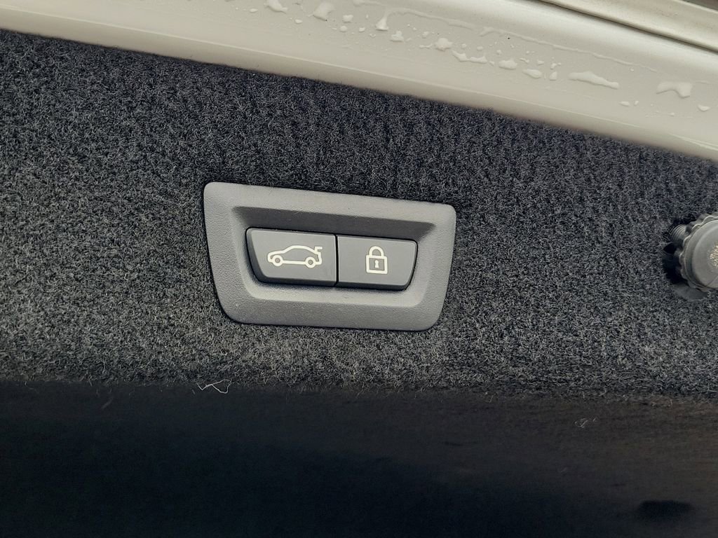 Used 2019 BMW 750i w/ Executive Package image 14