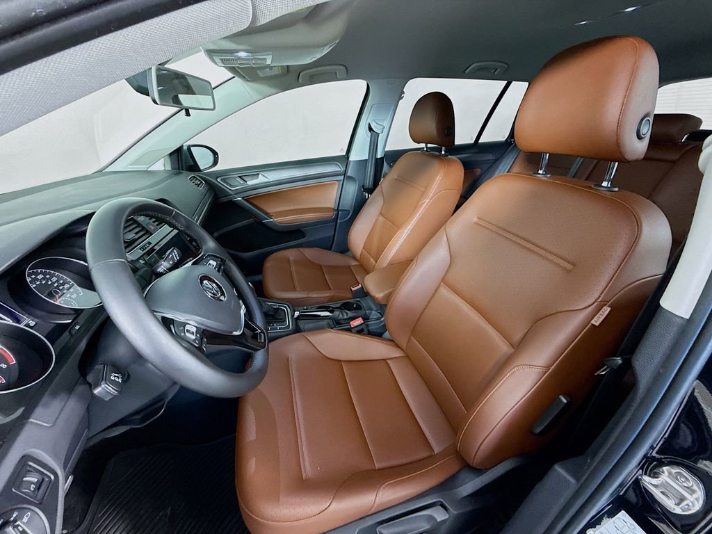 Used 2019 Volkswagen Golf Alltrack S image 5