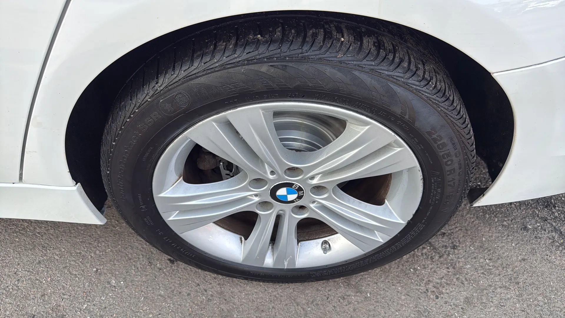 Used 2016 BMW 328i xDrive Sedan AWD/4WD image 9