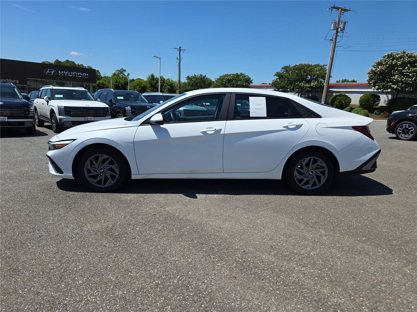 Certified 2024 Hyundai Elantra SEL FWD image 8