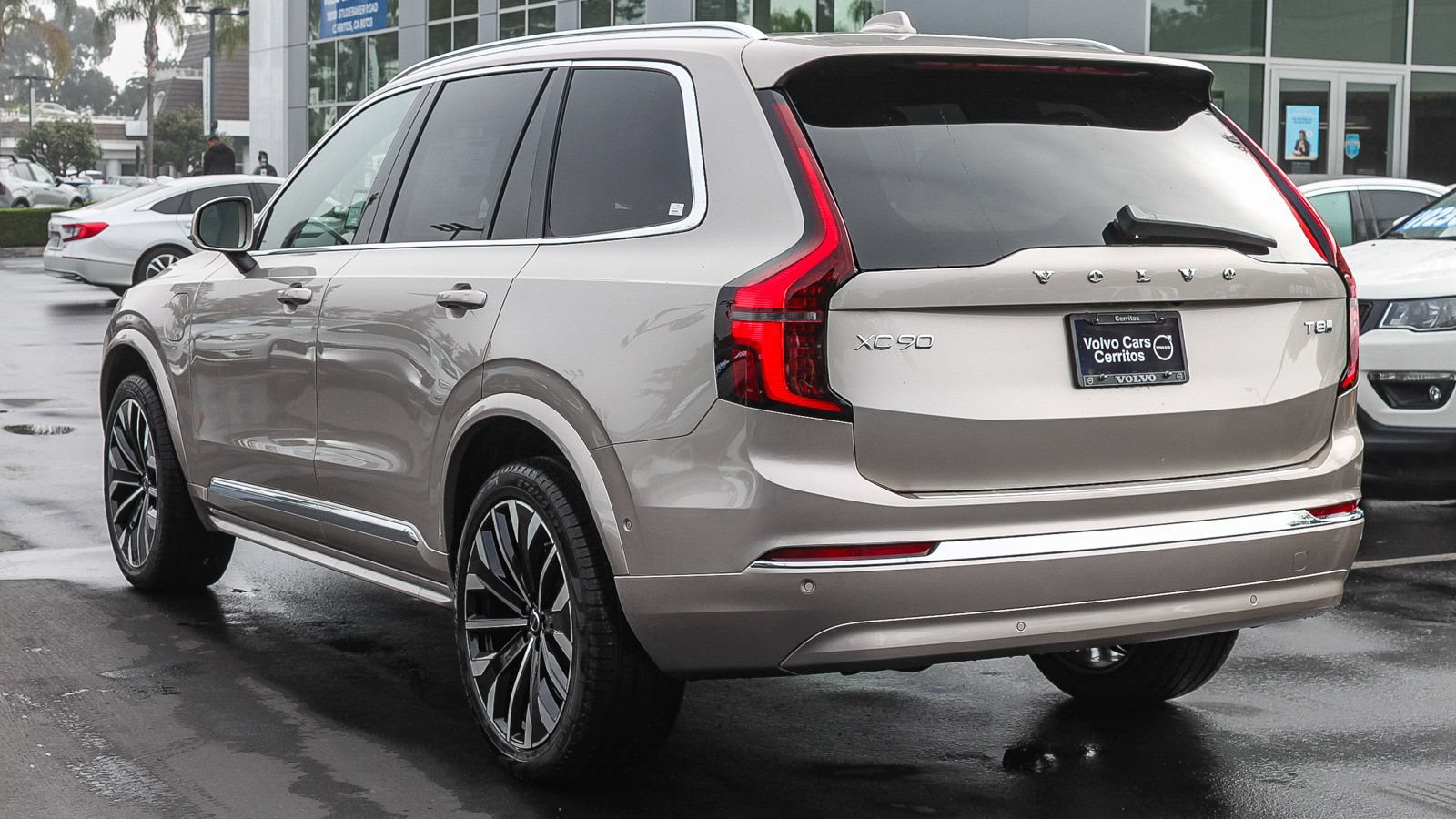 New 2026 Volvo XC90 T8 Plus w/ Protection Package Premier AWD/4WD image 8