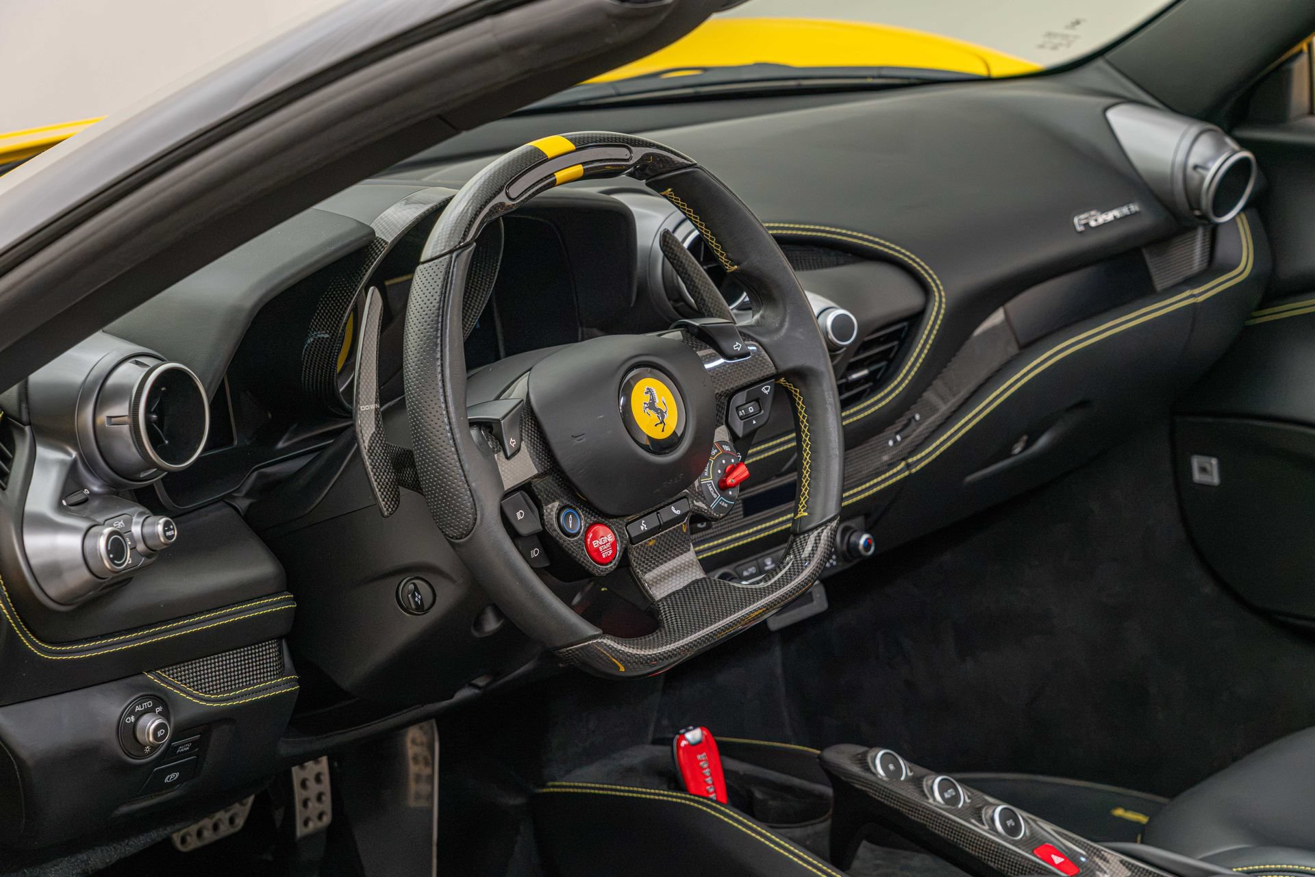 Certified 2022 Ferrari F8 Tributo RWD image 4