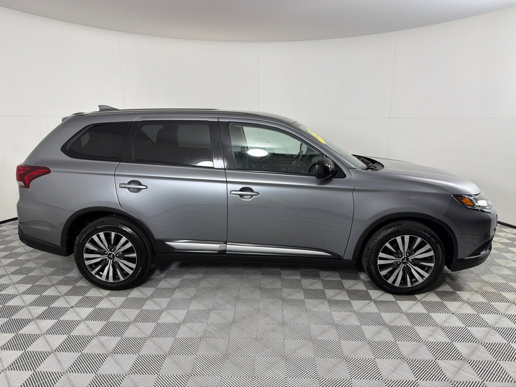 Used 2020 Mitsubishi Outlander ES FWD image 4