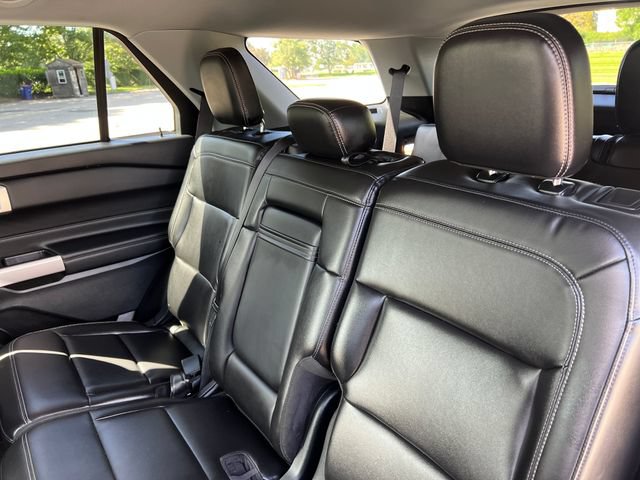 Used 2023 Ford Explorer XLT w/ Equipment Group 202A AWD/4WD image 23