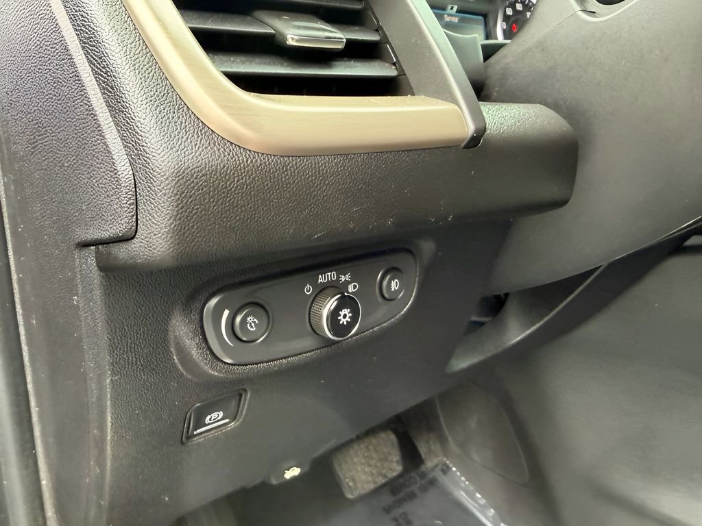 Used 2018 GMC Terrain Denali w/ Advanced Safety Package AWD/4WD image 22