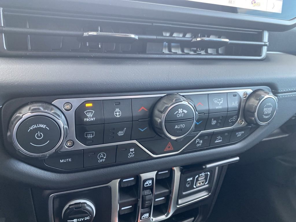 New 2026 Jeep Wrangler Sahara image 34