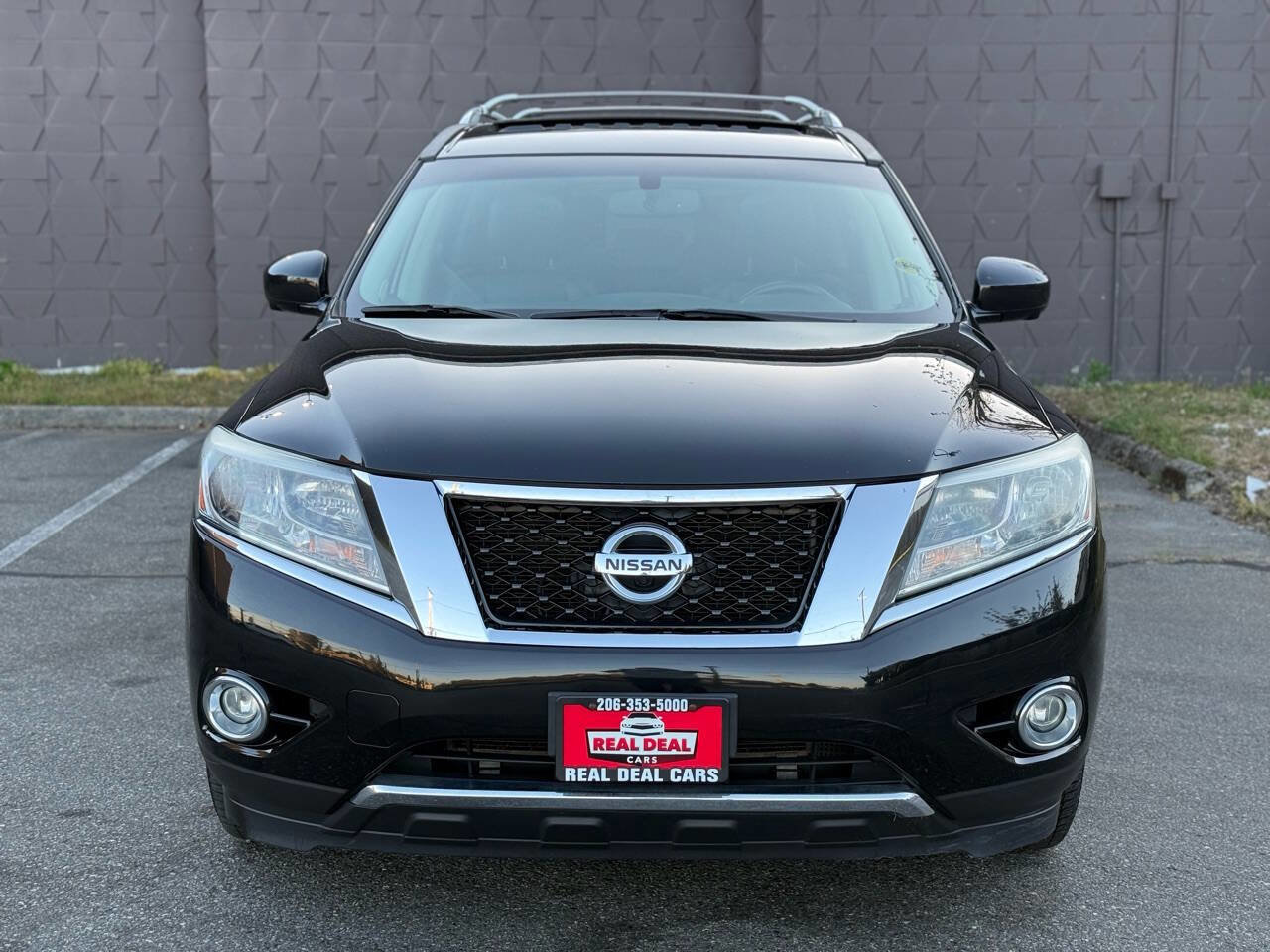 Used 2015 Nissan Pathfinder Platinum w/ Cargo Package AWD/4WD image 2