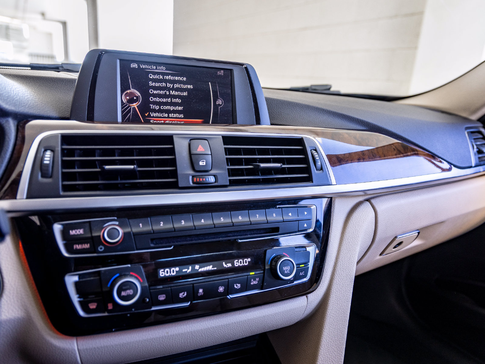 Used 2017 BMW 320i Sedan RWD image 19