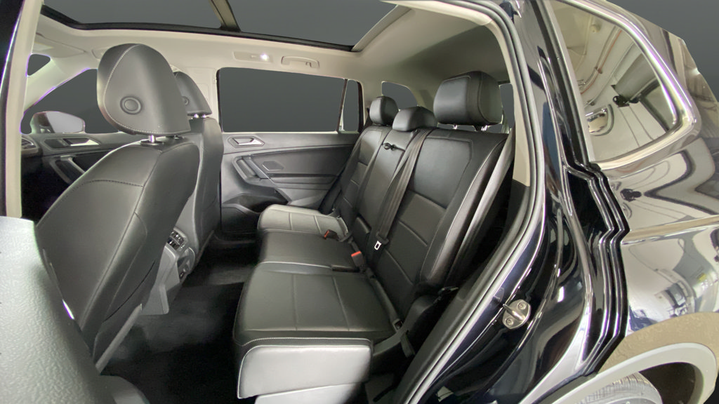 Used 2019 Volkswagen Tiguan SE w/ Panoramic Sunroof Package AWD/4WD image 23