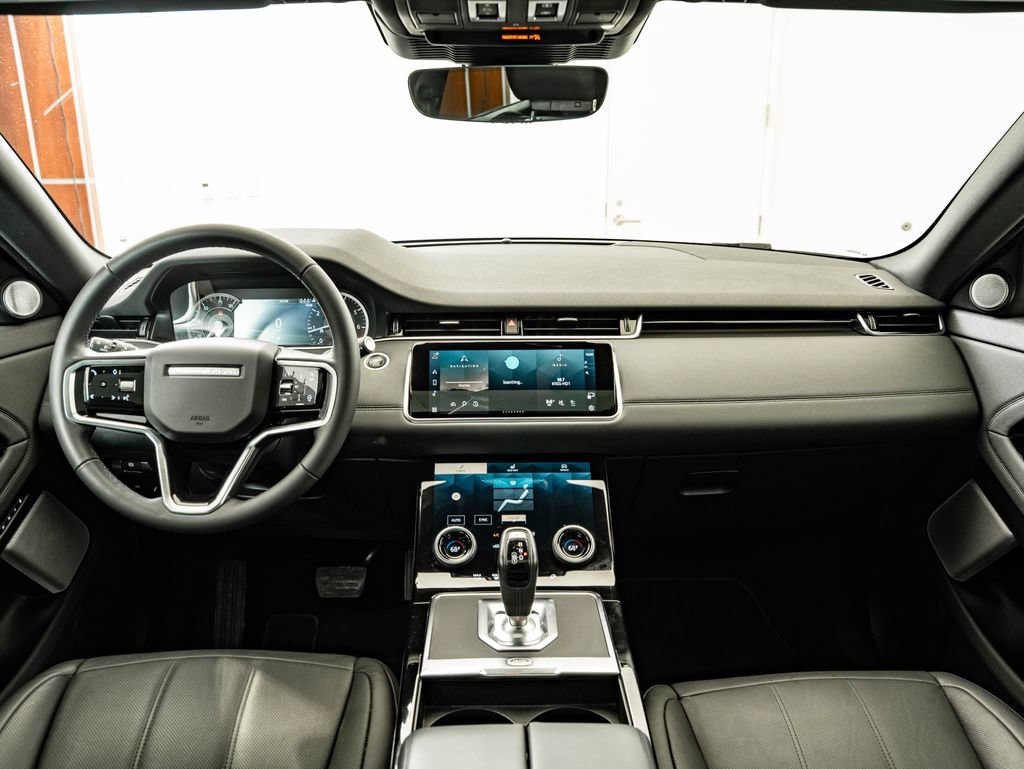 Used 2023 Land Rover Range Rover Evoque SE AWD/4WD image 4