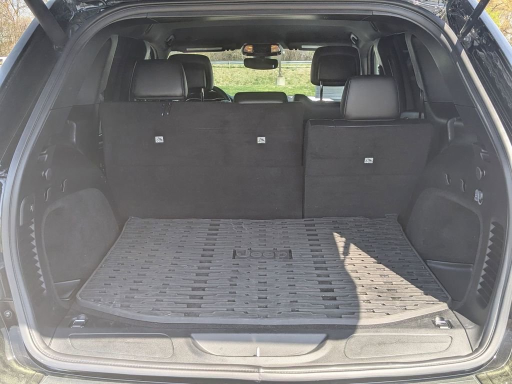 Used 2018 Jeep Grand Cherokee Altitude image 27