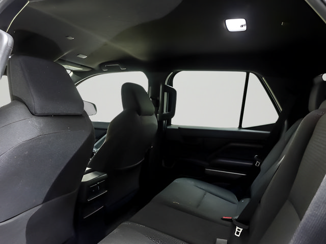 Used 2025 Toyota 4Runner SR5 AWD/4WD image 10