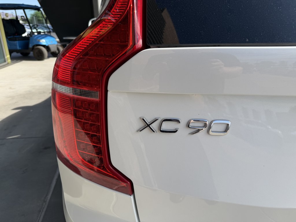 Used 2023 Volvo XC90 B6 Plus w/ Protection Package Premier AWD/4WD image 14