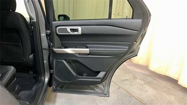 Used 2023 Ford Explorer XLT image 13