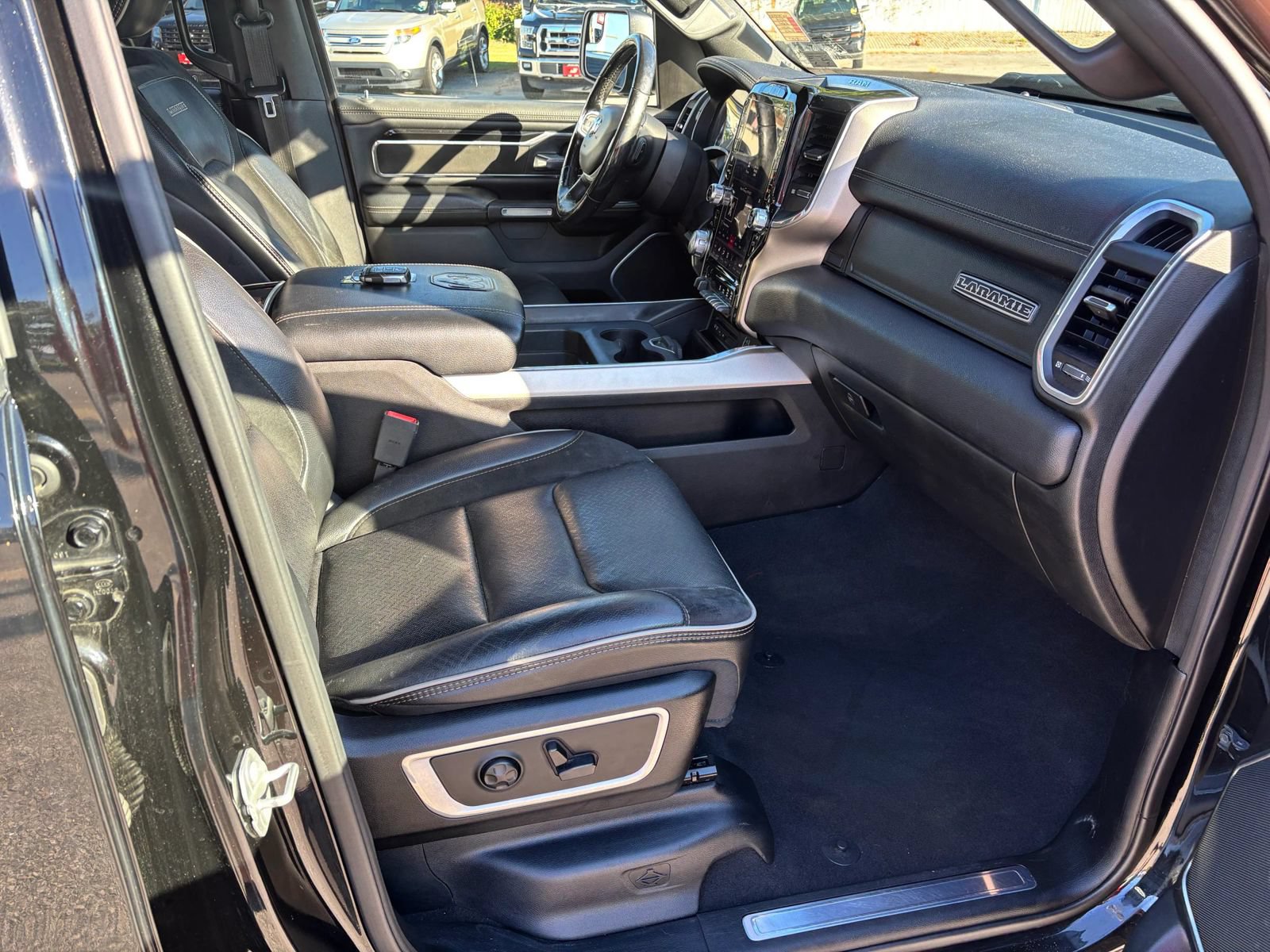 Used 2019 RAM 1500 Laramie AWD/4WD image 19