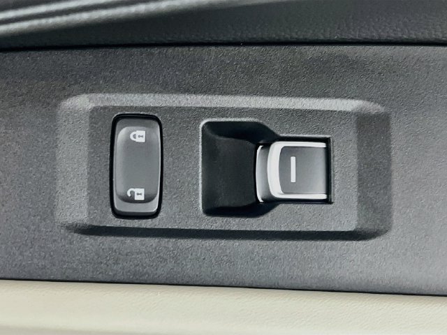 Used 2023 Honda Accord LX image 32