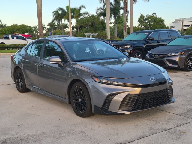 Used 2026 Toyota Camry SE FWD image 3