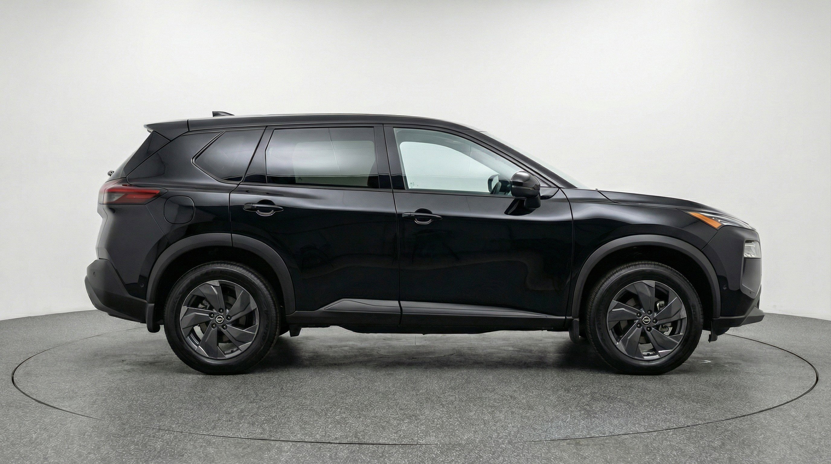 Used 2025 Nissan Rogue SV image 11
