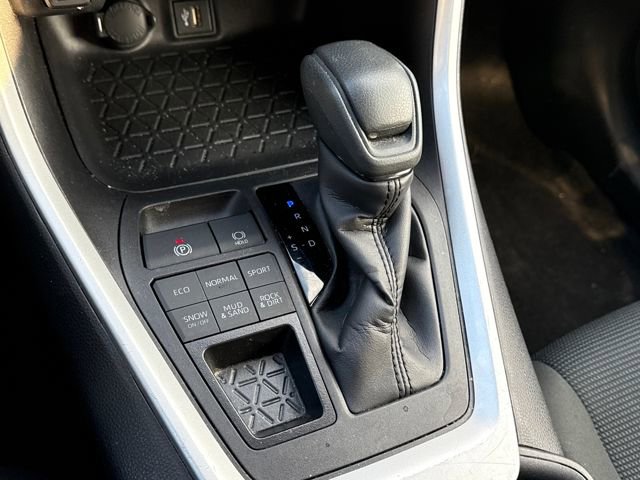 Used 2024 Toyota RAV4 LE image 23