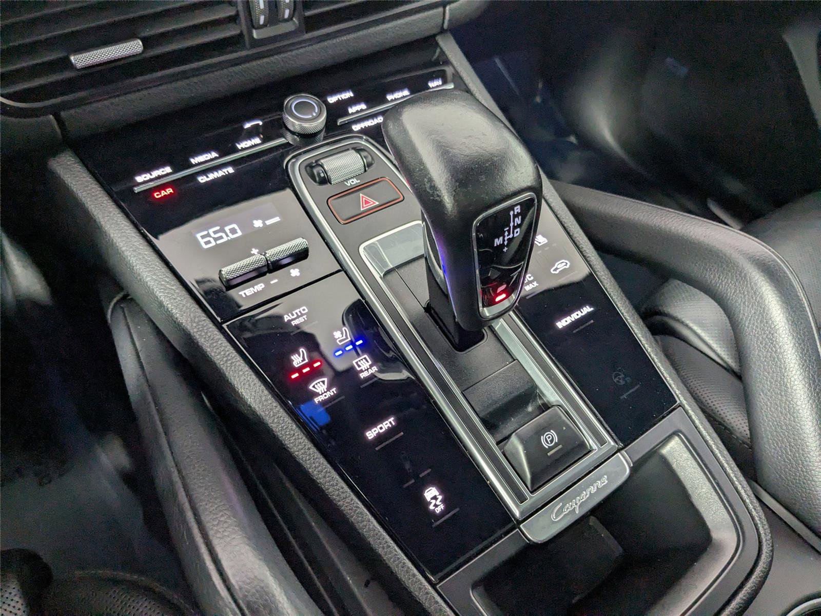 Used 2021 Porsche Cayenne image 18