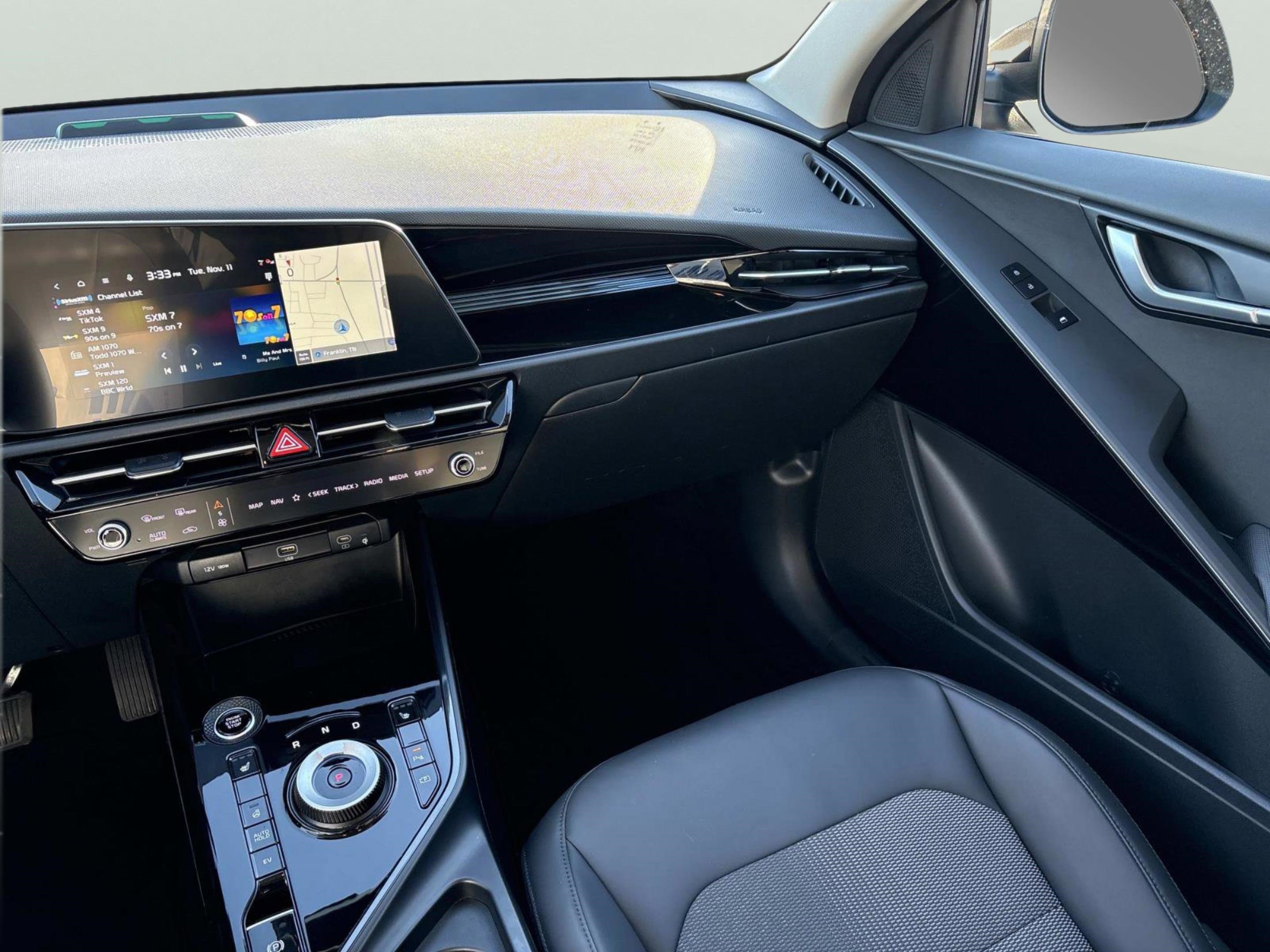 Used 2024 Kia Niro EX w/ EX Cold Weather Package image 17