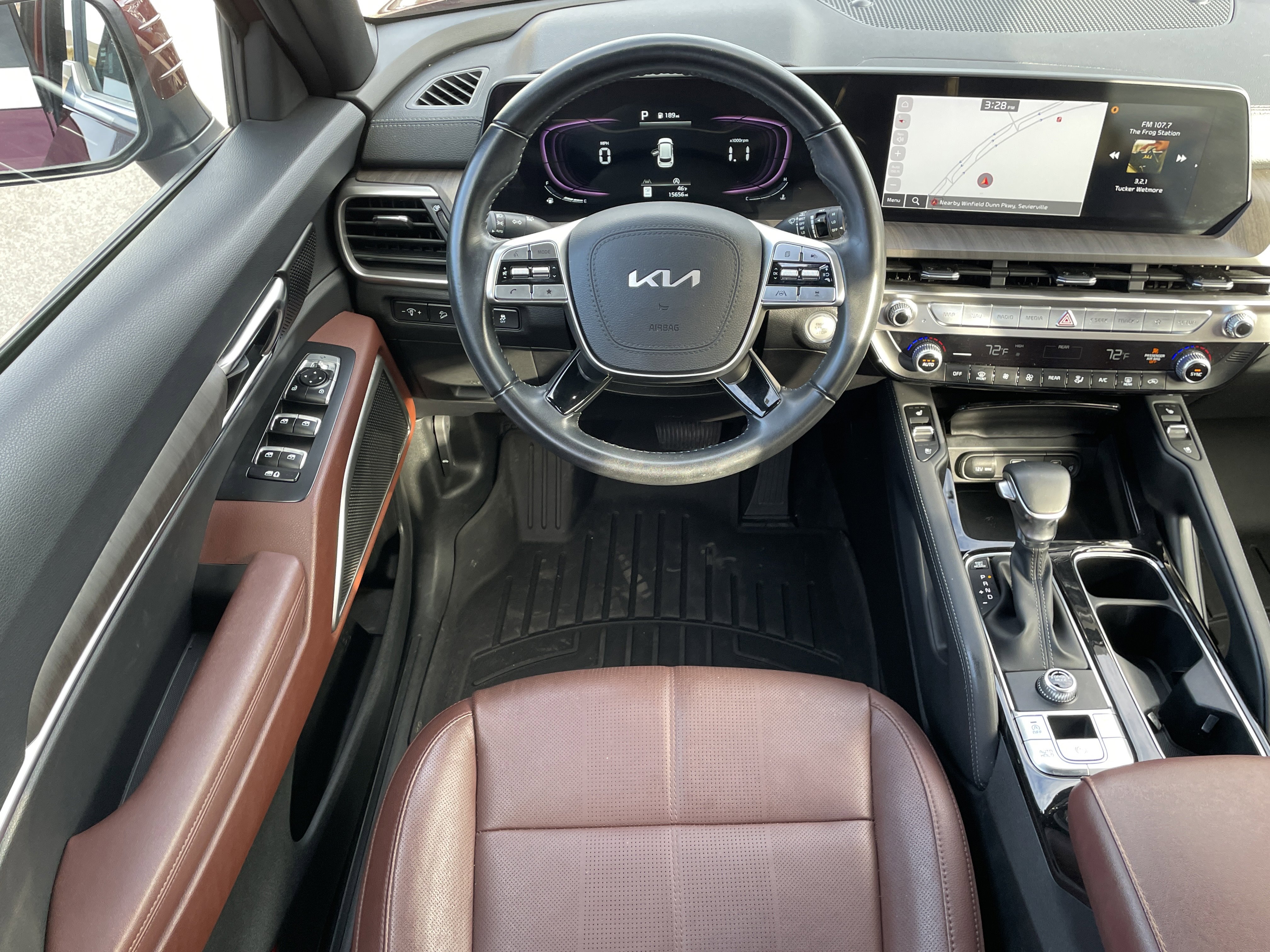 Used 2023 Kia Telluride EX w/ EX Captain's Chair Package image 19