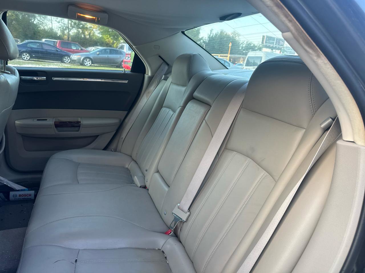 Used 2010 Chrysler 300 C w/ Luxury Group II RWD image 9