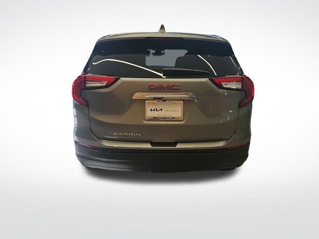 Used 2024 GMC Terrain SLE image 4