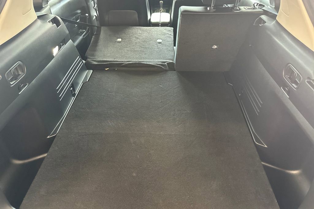 Used 2025 MAZDA CX-50 AWD 2.5 Turbo w/ Premium Pkg image 17