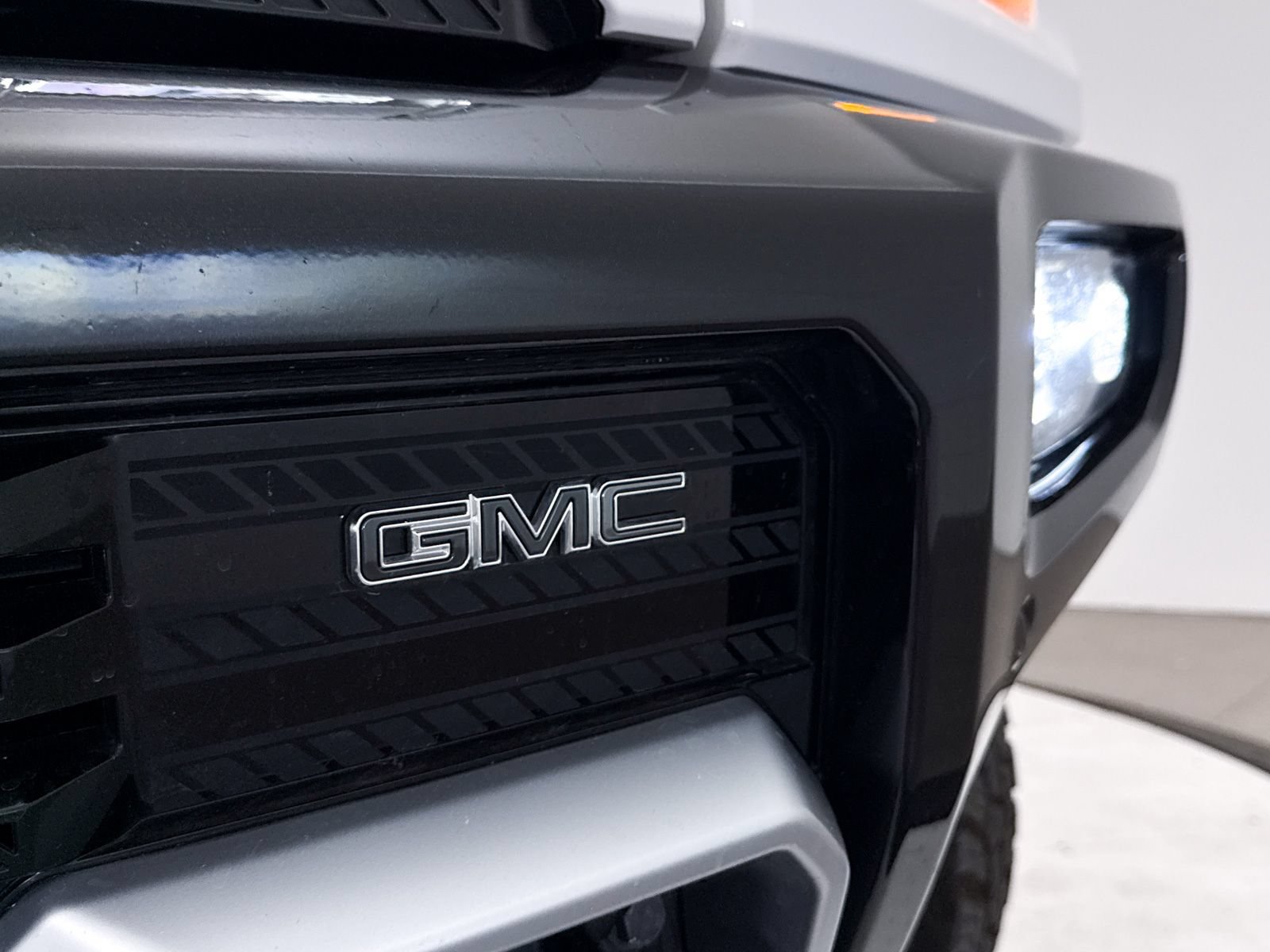 Used 2022 GMC Hummer EV Edition 1 w/ LPO, Illumination Package AWD/4WD image 8