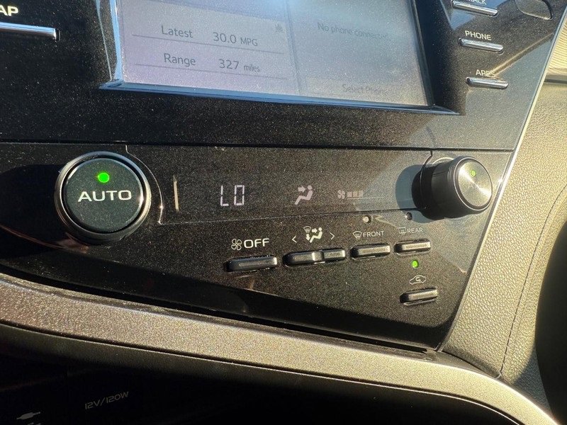 Used 2019 Toyota Camry SE image 26