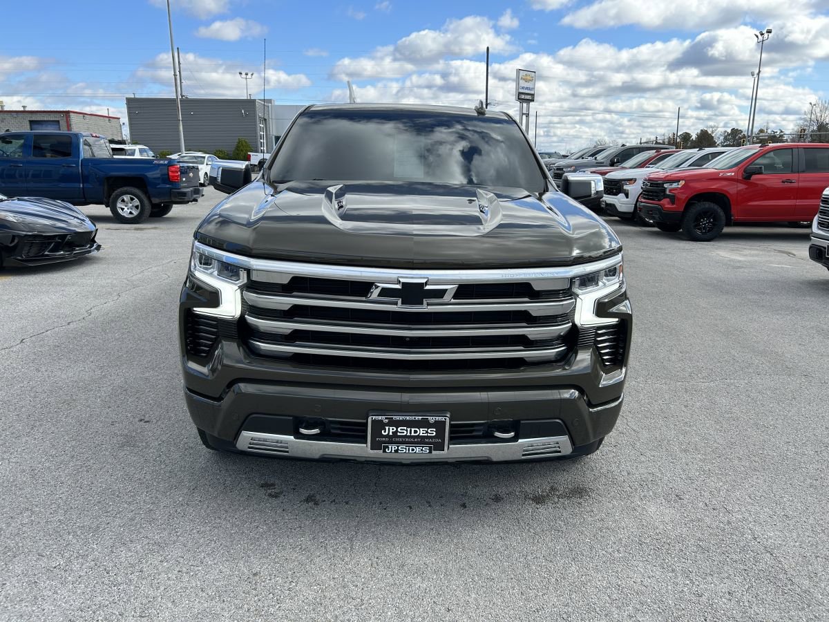 Used 2023 Chevrolet Silverado 1500 High Country w/ Technology Package image 6