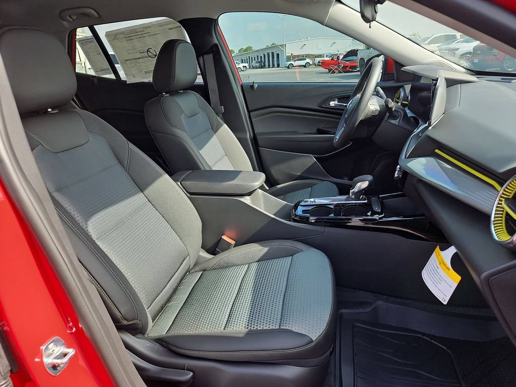 Certified 2026 Chevrolet Trax LT w/ LT Convenience Package FWD image 19