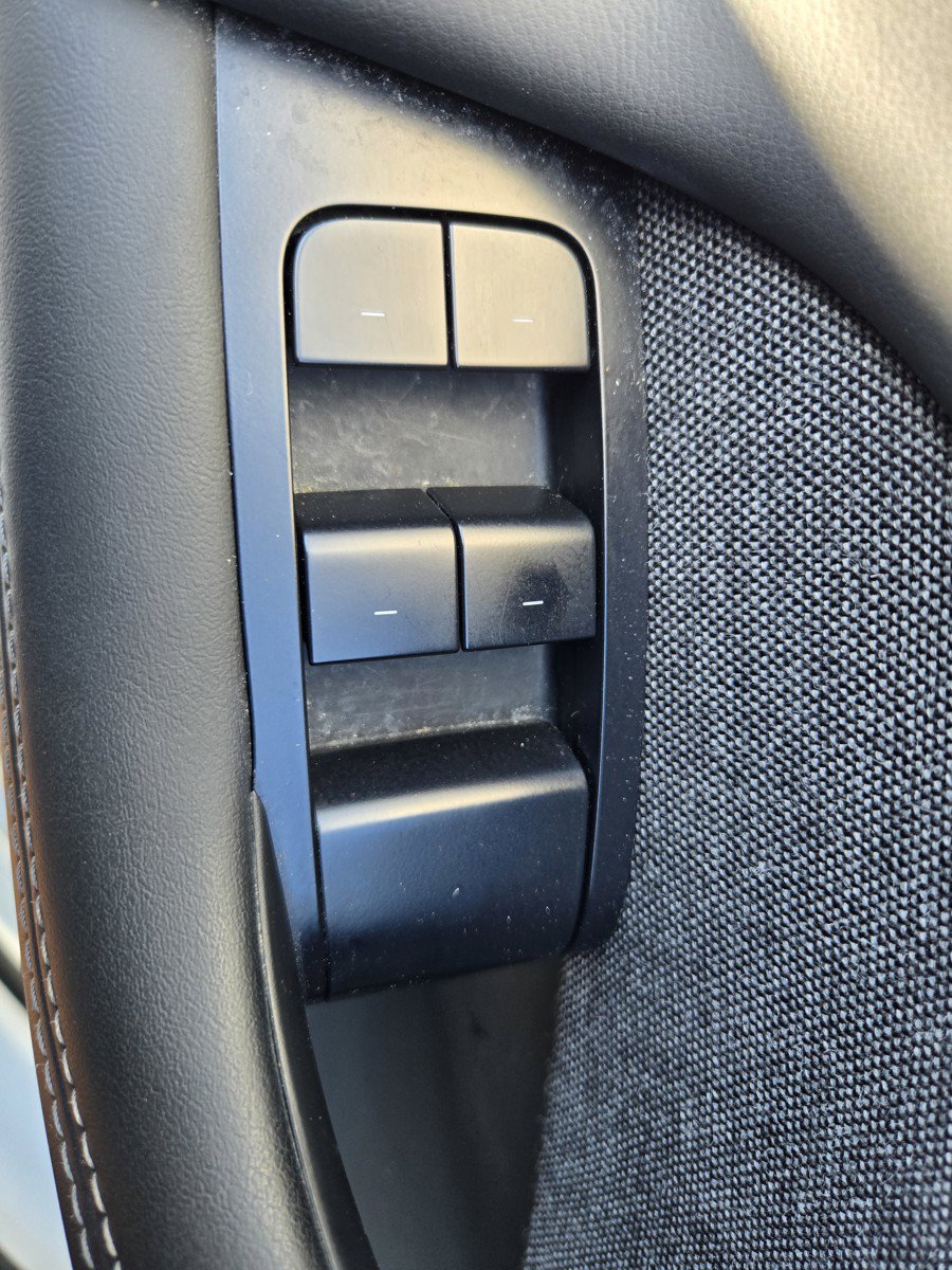 Used 2023 Tesla Model S AWD/4WD image 24