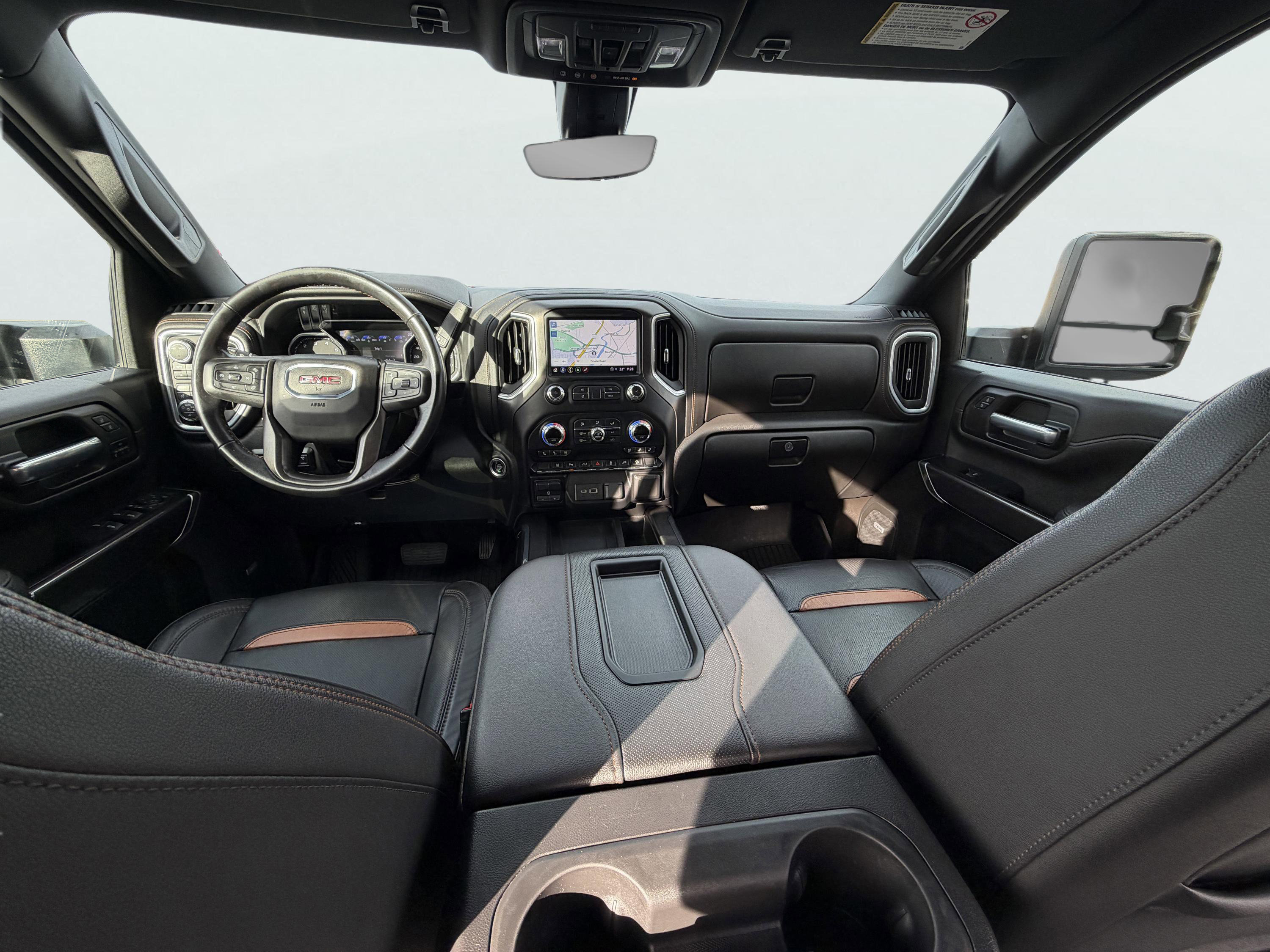 Used 2021 GMC Sierra 2500 AT4 w/ AT4 Premium Plus Package image 3