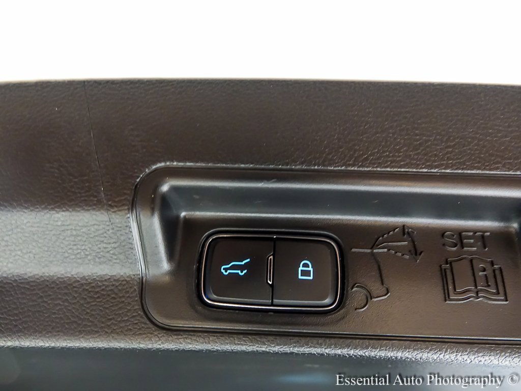 Used 2022 Ford Explorer XLT w/ Equipment Group 202A image 32