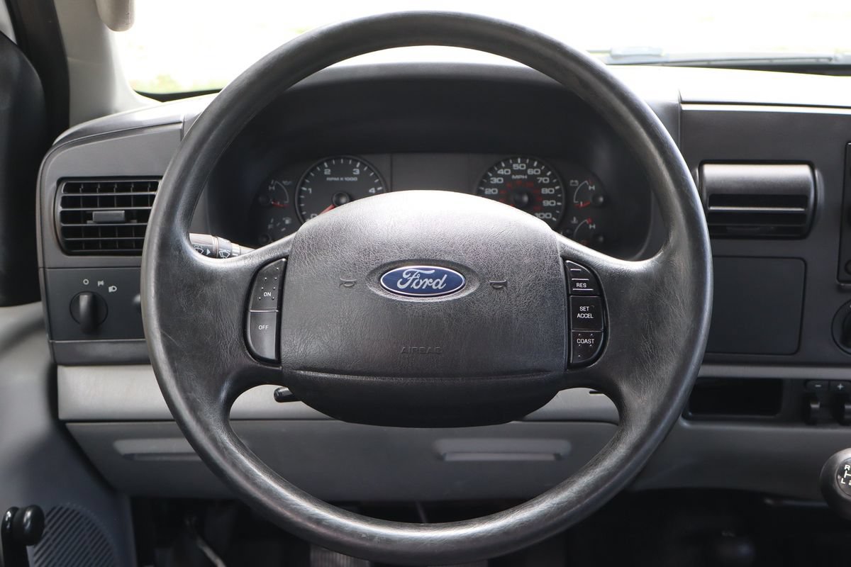 Used 2005 Ford F350 XL AWD/4WD image 19