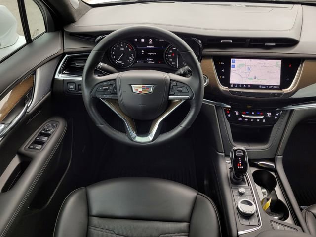 Used 2022 Cadillac XT6 Premium Luxury w/ Platinum Package AWD/4WD image 13