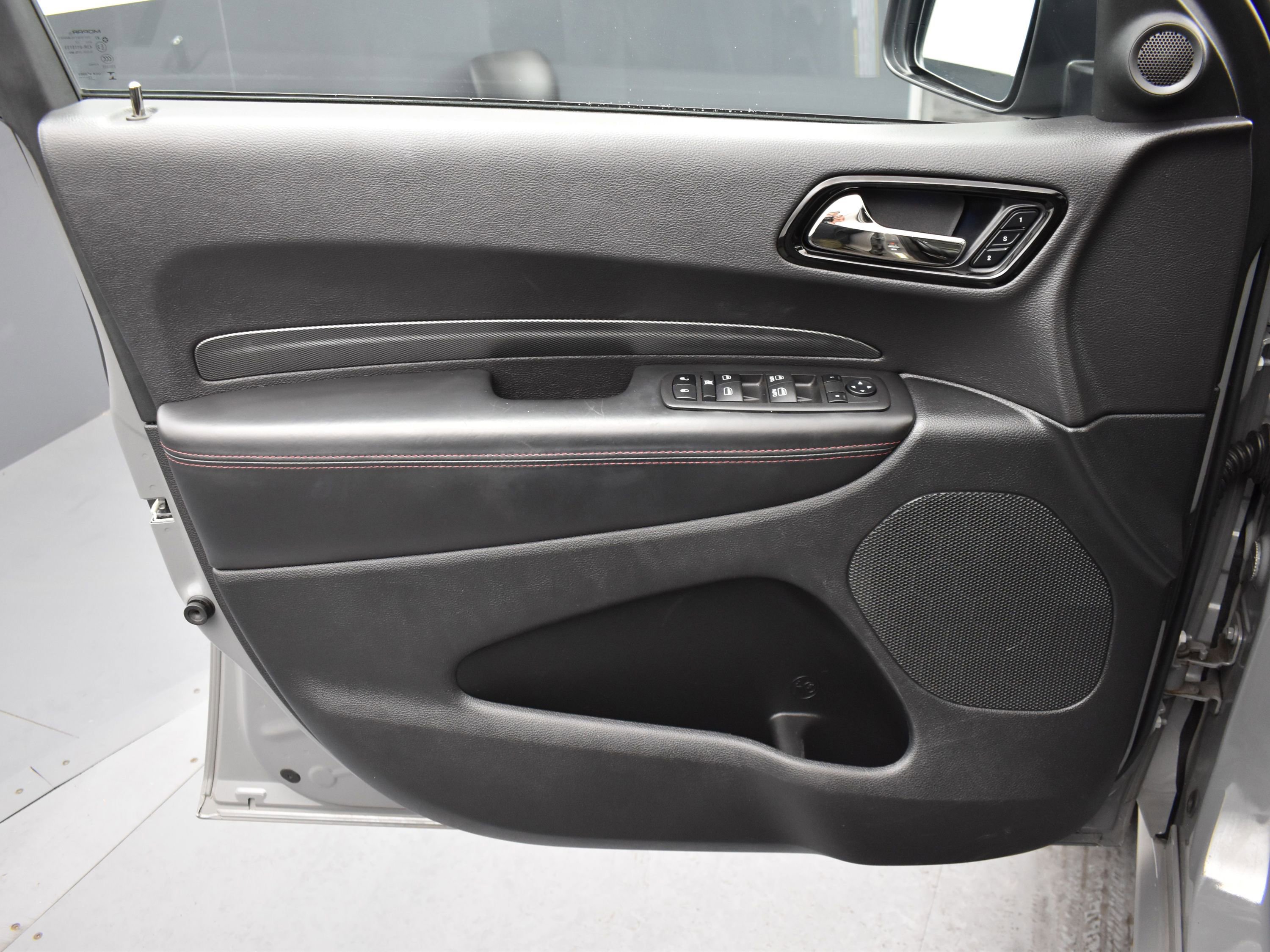 Used 2022 Dodge Durango R/T w/ Blacktop Package image 9