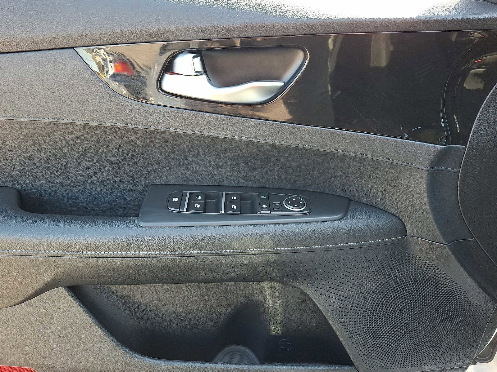 Used 2019 Kia Forte S w/ S Premium Package FWD image 13