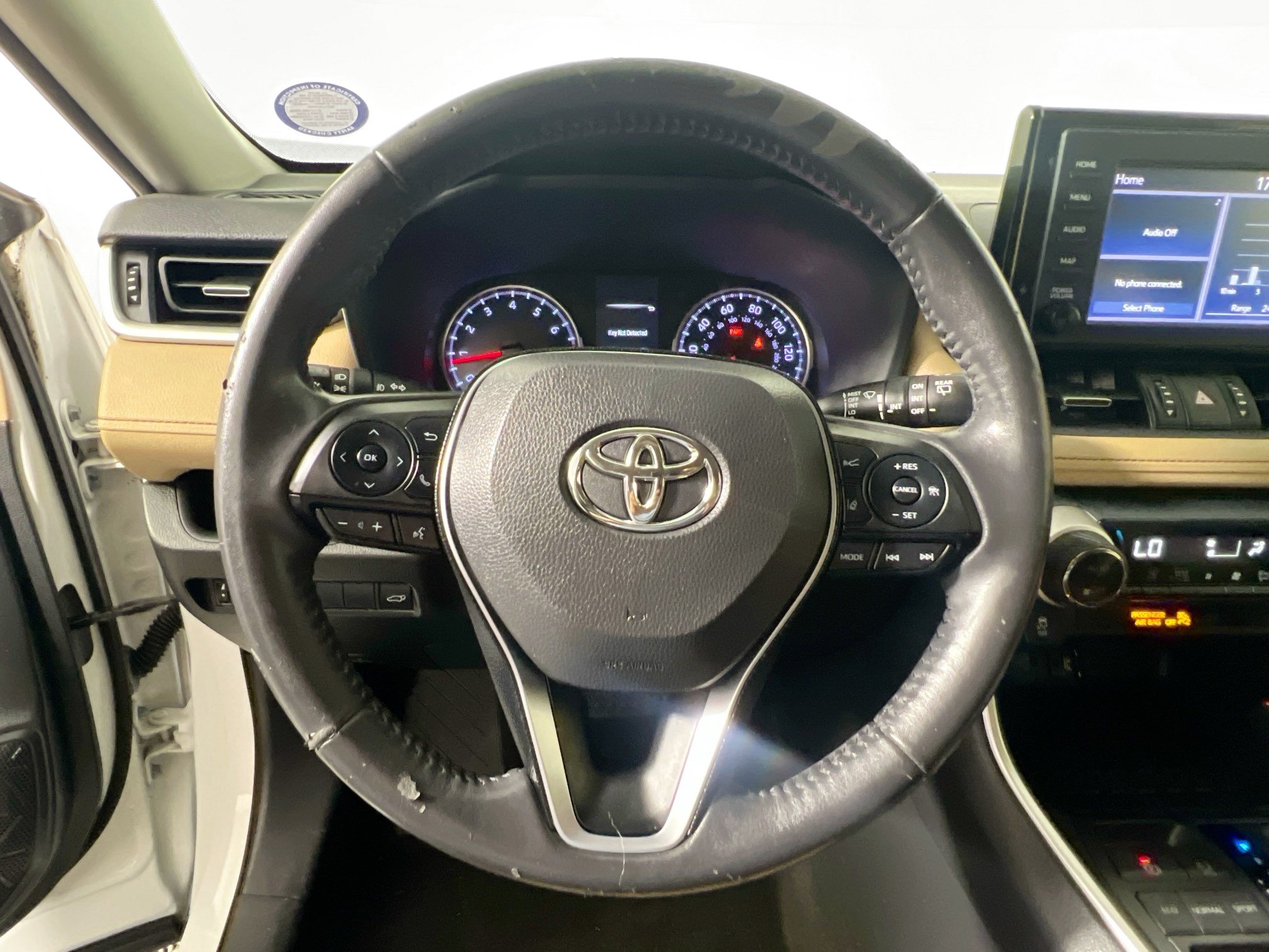 Used 2019 Toyota RAV4 XLE Premium FWD image 17