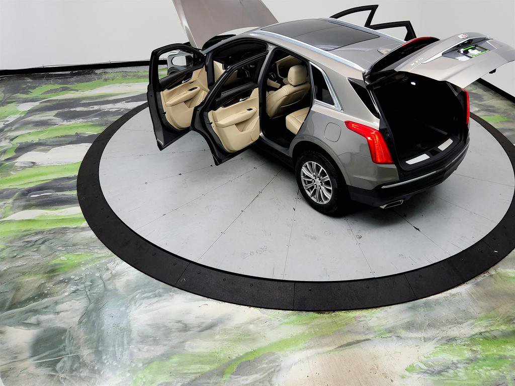 Used 2017 Cadillac XT5 Luxury w/ Driver Awareness Package FWD image 39
